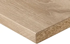 Arbeitsplatte mit Holzdekor als Beispiel für Küchenmontage